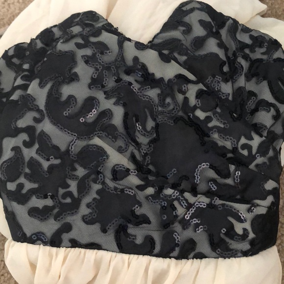 Black and cream gown - Picture 4 of 4